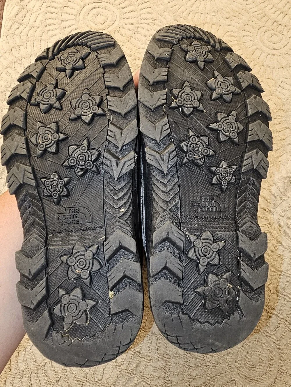 The North Face Women’s Size 4 Winter Snow Boots Gray Black Faux Fur WinterGrip